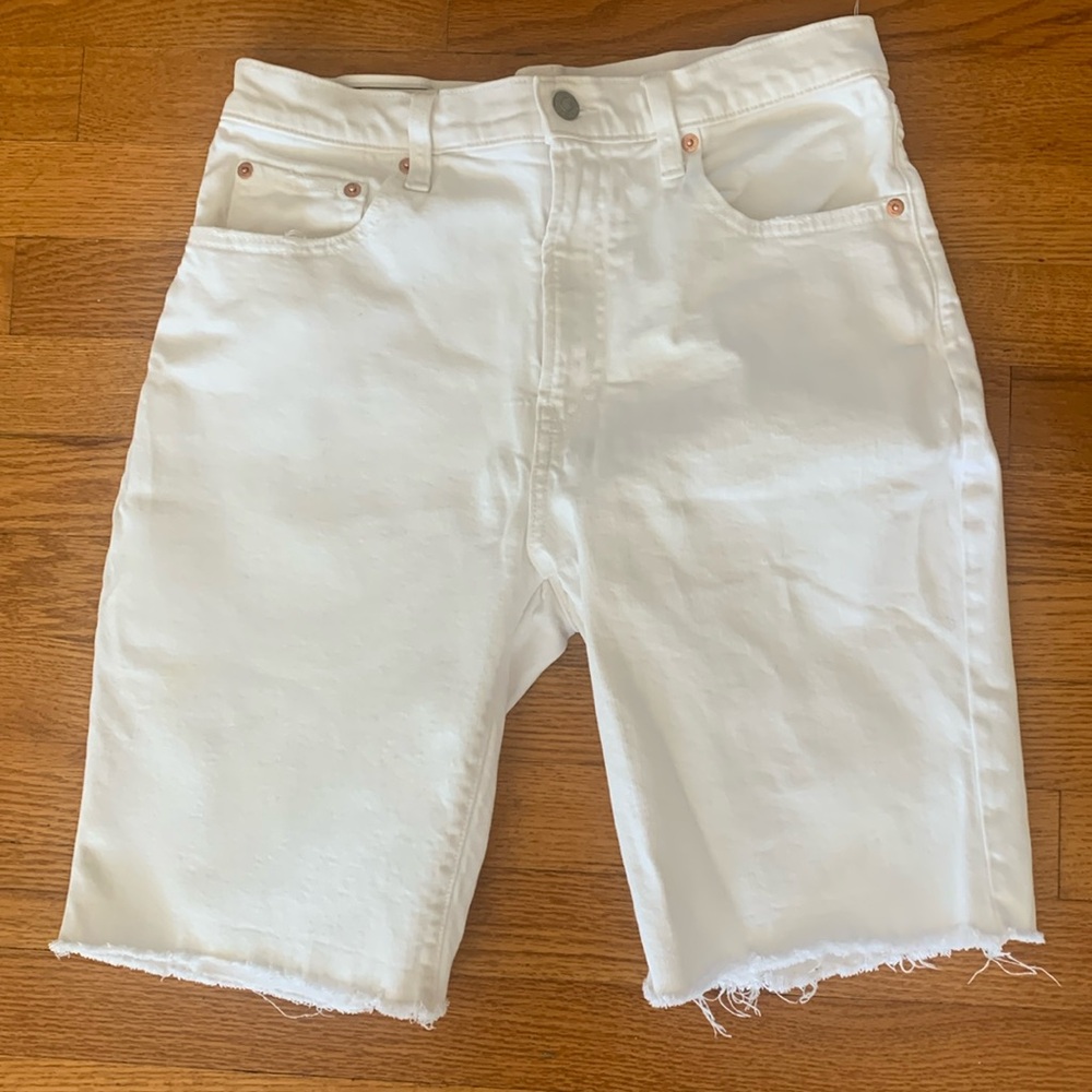 Ladies size 8 white high rise Bermuda shorts by GAP